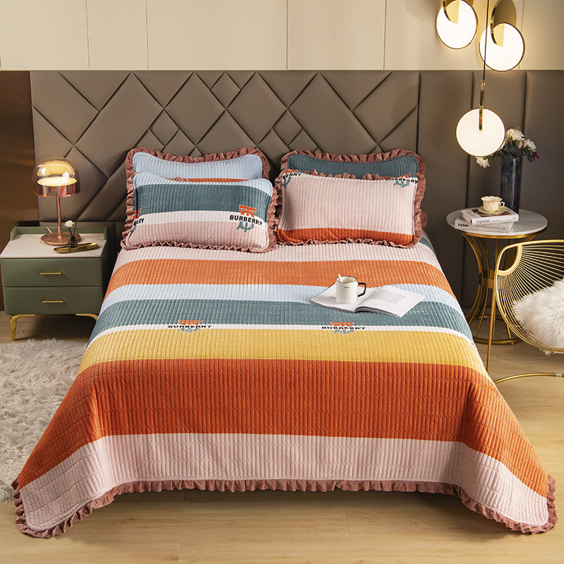 decorative border bed cover