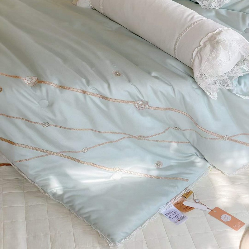 Embroidery quilt